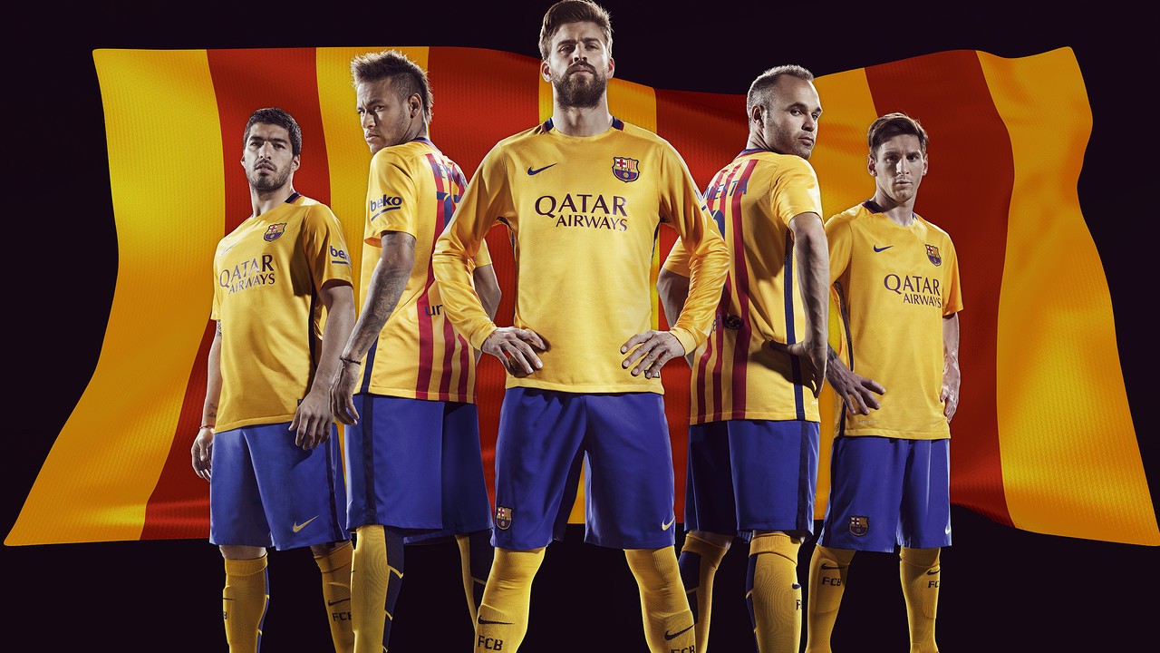 «Барселона» представила домашнюю и выездную форму на сезон 2015/16