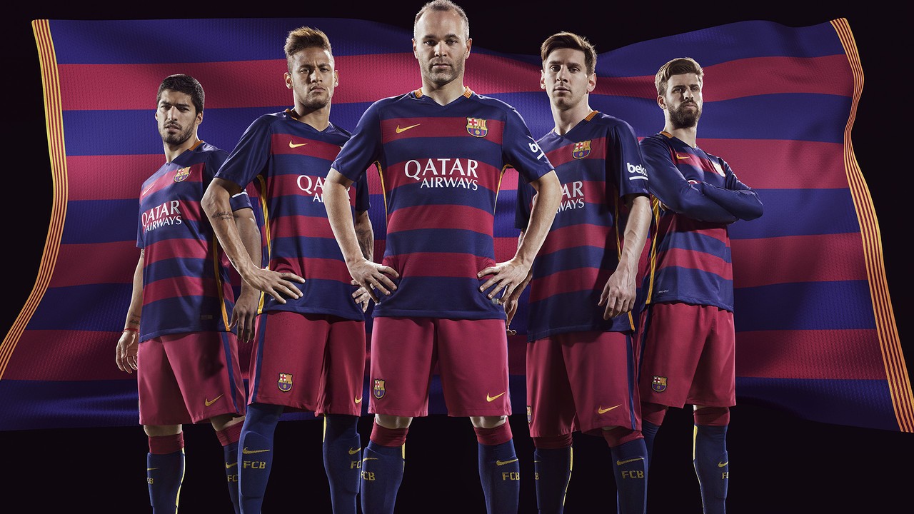 «Барселона» представила домашнюю и выездную форму на сезон 2015/16