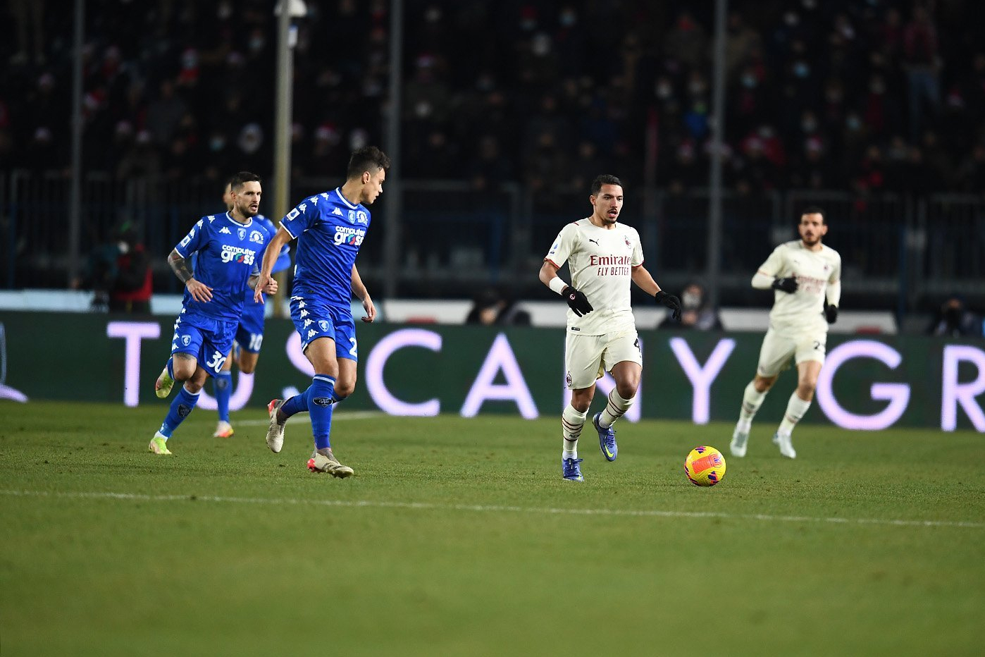 Наполи эмполи 12 ноября. Милан Эмполи. Empoli vs Milan. Милан Эмполи прямая. Футбол евро.