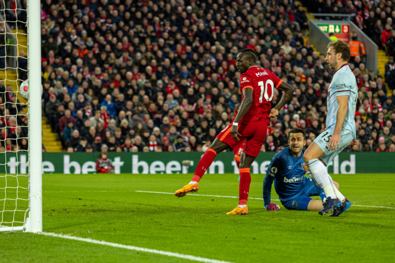 Ливерпуль вест. Ливерпуль Вест Хэм. Liverpool vs West Ham. Футбол Вест Хэм Ливерпуль. Гол!.