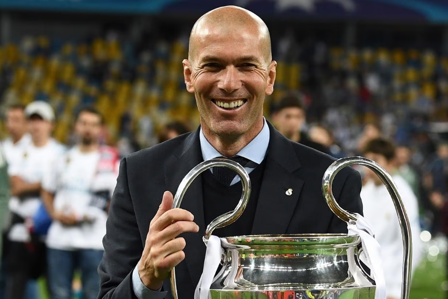 Команда тренера зидана. Зинедин Зидан. Zinedine Zidane 2018. Зидан улыбка. Real Madrid coach.