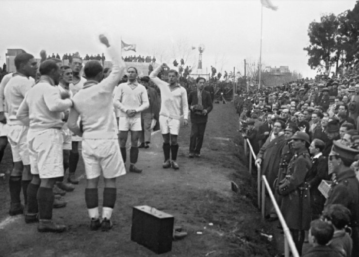 Эктор Гутинк, тренер сборной Бельгии на ЧМ-30: в 38 лет избран в исполком национальной федерации, закончил играть почти в 42, погиб от английской авиабомбы