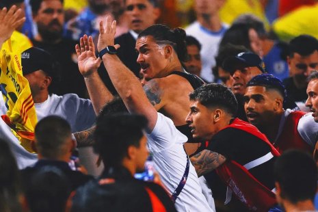 Драка после матча Уругвай - Колумбия
